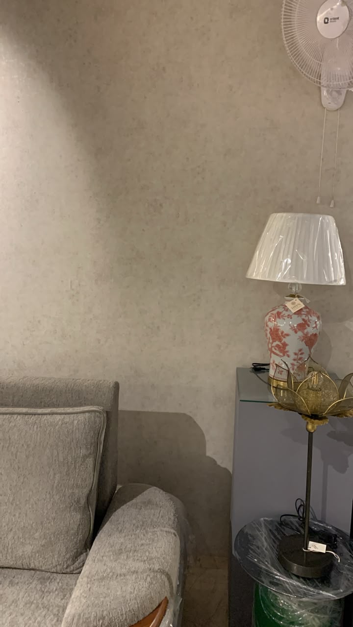 EIGE TEXTURED WALLPAPER